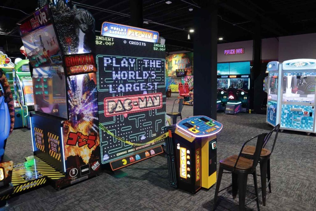 Large Arcade — Ingram Park Mall