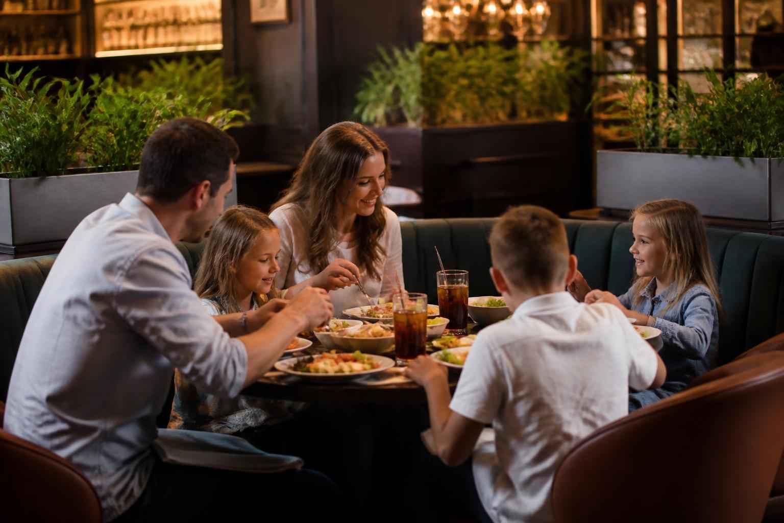 Bar And Restaurant In Alamo Heights Texas Top Family Dining Spot In Alamo Heights TX