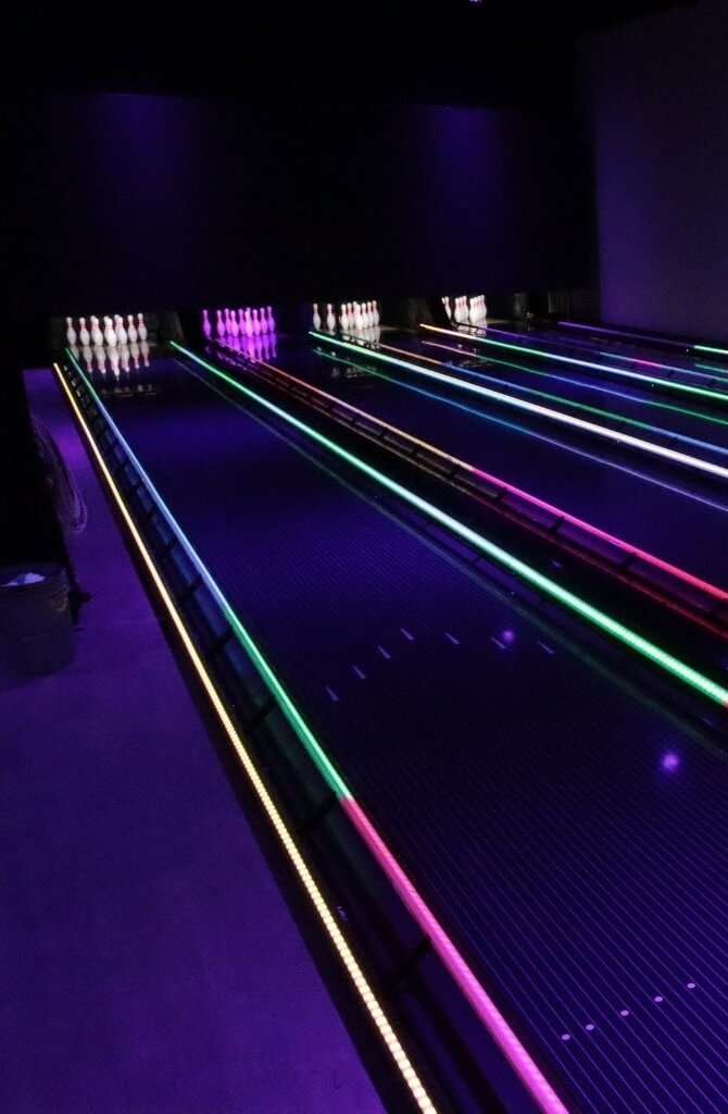Hyperbowling Birthday Parties — HyperBowling
